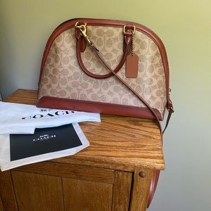 Coach satchel beautiful